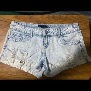 Hippie Laundry distressed jean shorts size 11